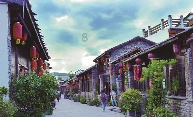 “整容式成长”莫小贝,曾被称为“最丑童星”,如今成功逆袭了!